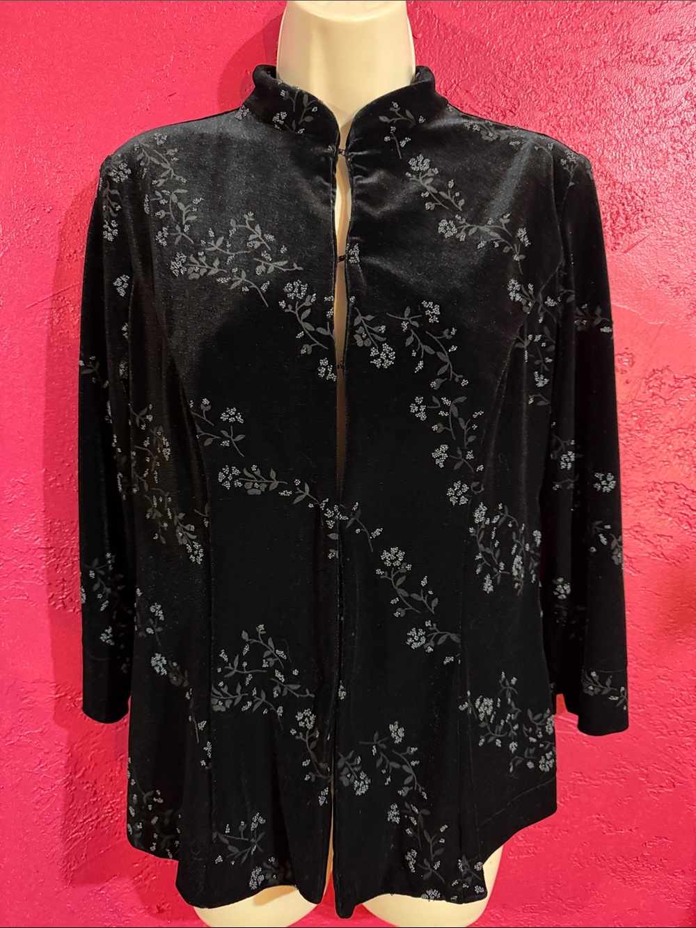 Anna Sui Black Velvet beaded Floral-Print Jacket. Sz 4. Old money. Quiet luxury.